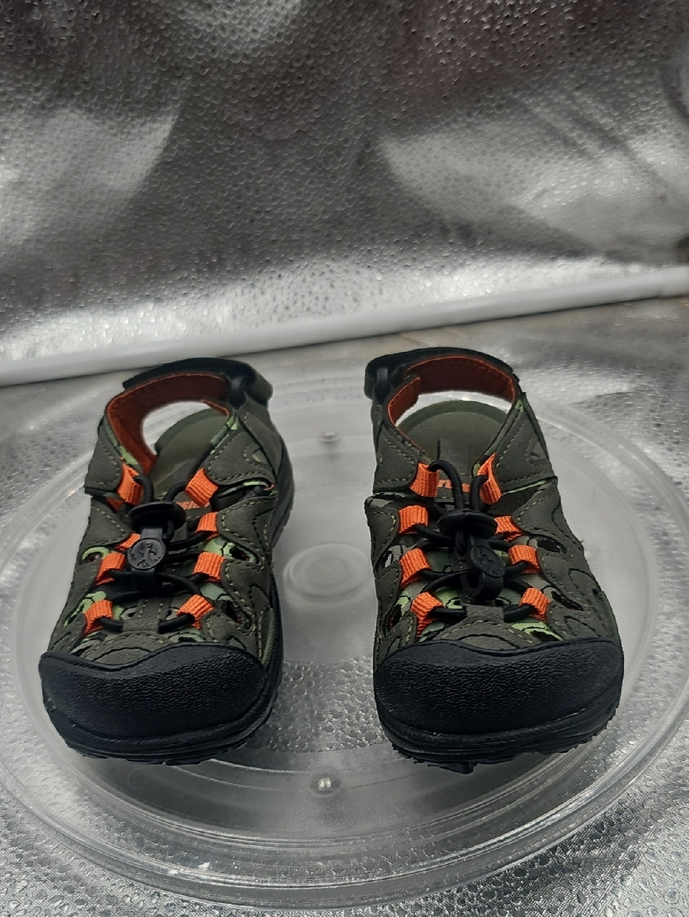 S Green and Black Northside Shoes Size 8